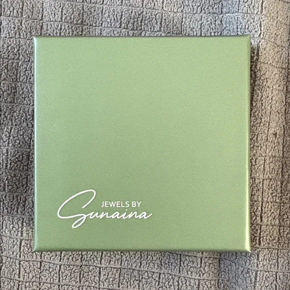 Jewels by Sunaina Narina Stud Earrings - Picture 3 of 3